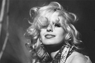 梦见年轻的女明星,揭秘年轻女明星的神秘魅力