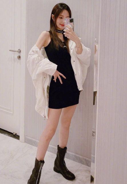 性感美腿网红少女,性感网红少女的时尚魅力