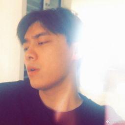 明星自拍照男生,帅气男生魅力瞬间