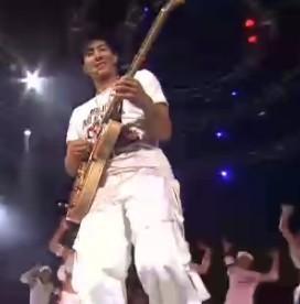 明星假弹,一场娱乐界的“真假对决”