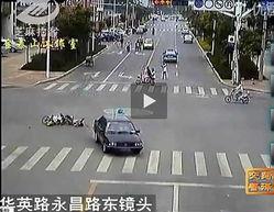 菏泽头条车祸视频,多车连环相撞！