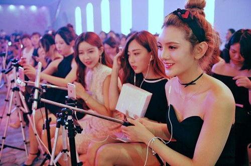 怎么培养女装网红文化
