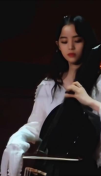 扎双马尾女团明星,揭秘扎双马尾女团明星的时尚风采