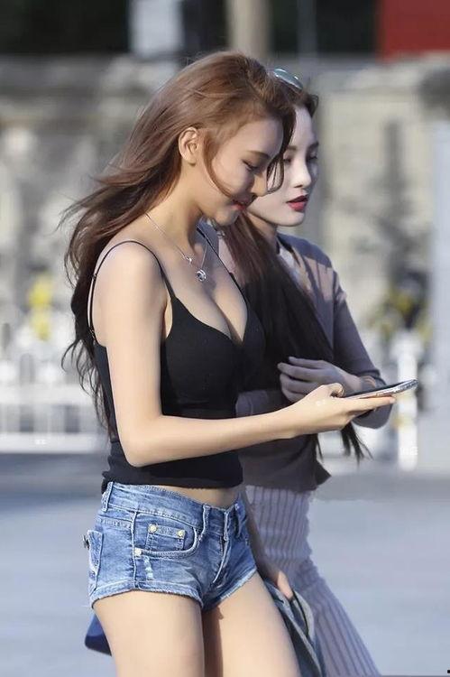 推特露出极品网红美女