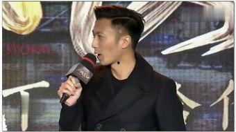 关注谢霆锋微博的明星,明星云集，互动频繁！”